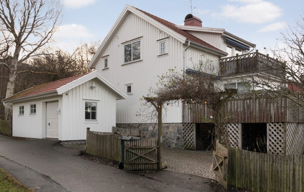 takbyte betongpannor tegelhus renovering takpapp platarbeten styrso krakeberget goteborg
